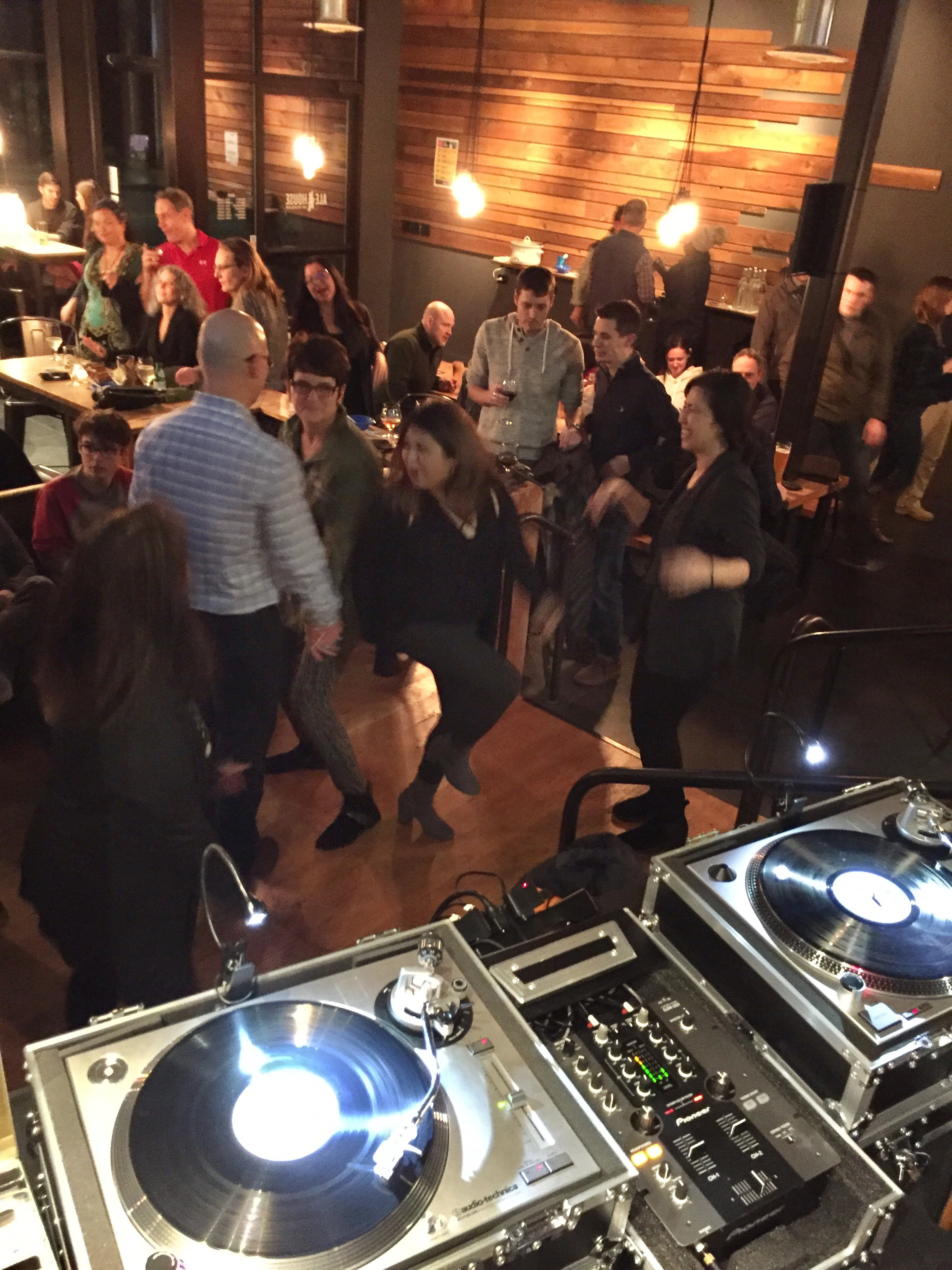 <i>Podcast: What’s Up Bainbridge: </i><br>Vinyl Lounge Hip Hop Birthday at the Alehouse May 4